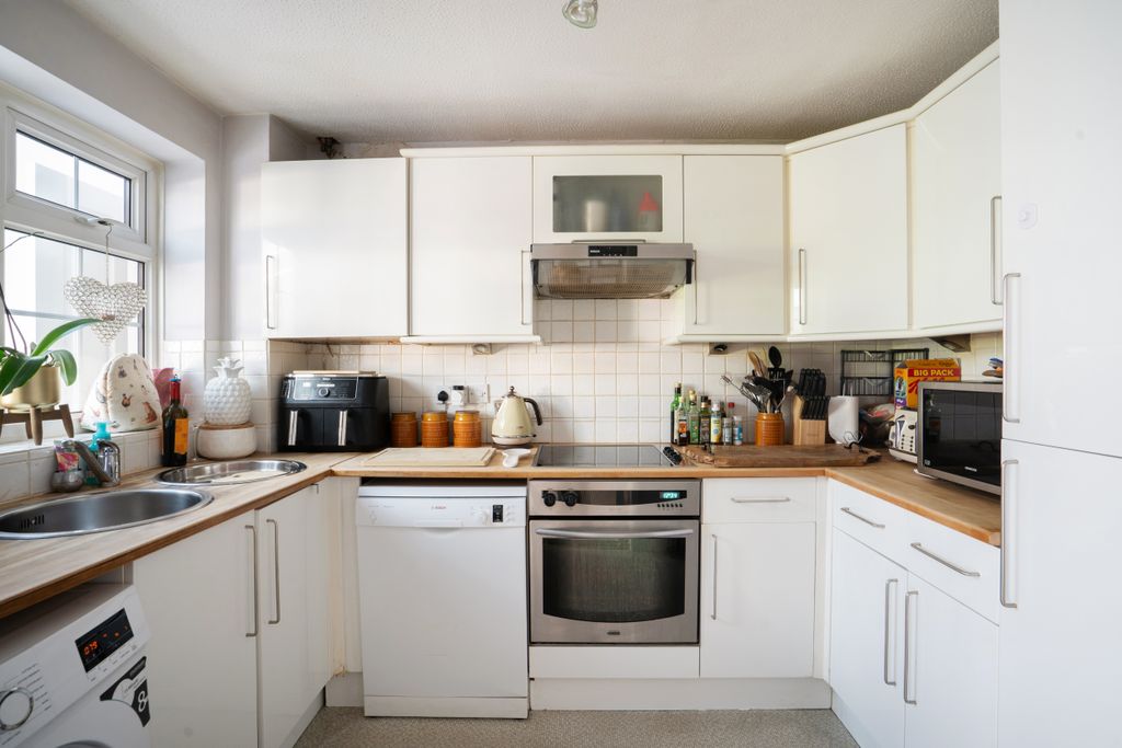 Additional image 2 of 4 bed semi-detached house for saleMorley Place, Hungerford RG17