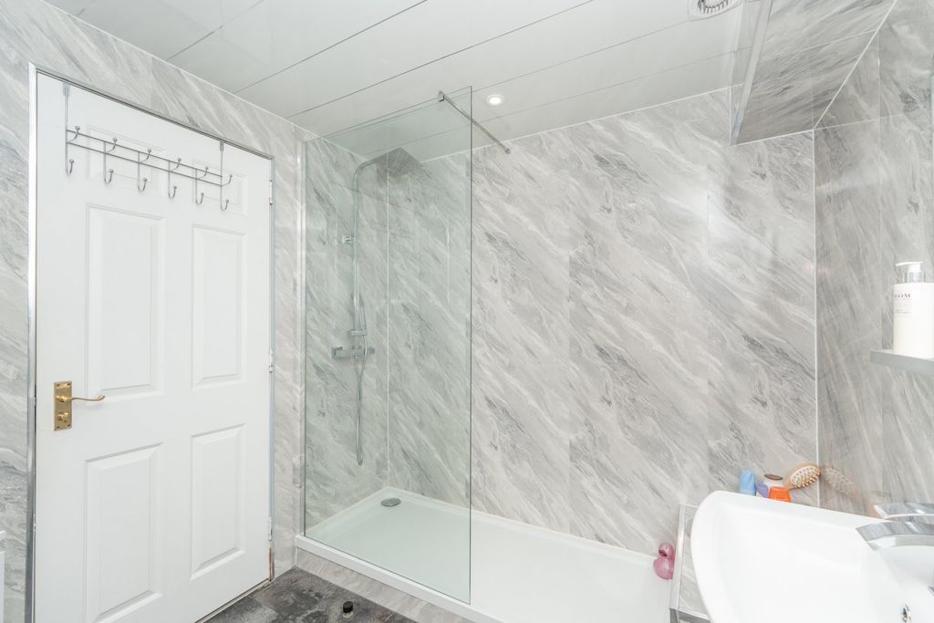 Additional image 11 of 2 bed flat for saleBranning Court, Kirkcaldy KY1