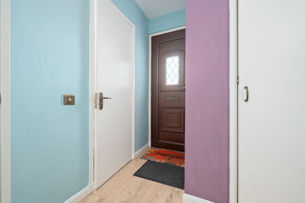 Additional image 2 of 1 bed flat for saleBack'oyards, Inverkeithing KY11