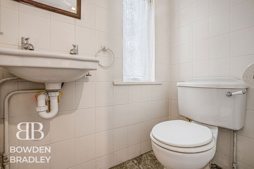 Additional image 14 of 5 bed property for saleAbbotswood Gardens, Clayhall IG5