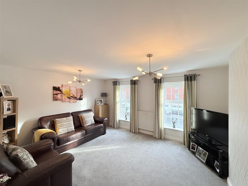 Additional image 3 of 3 bed town house for saleFerndale, Hyde SK14