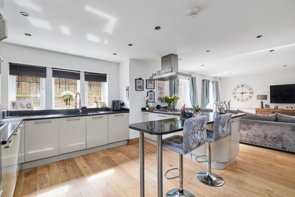 5 bed detached house for saleMyddleton View, Off Parish Ghyll Drive, Ilkley, West Yorkshire LS29 photo 5