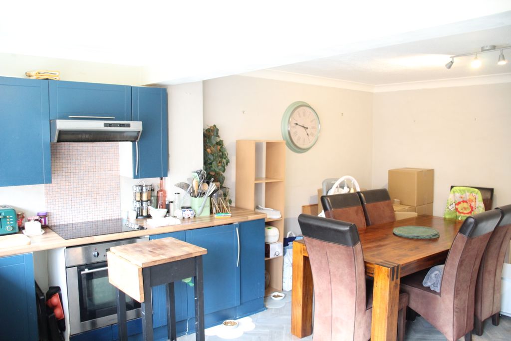 Additional image 2 of 2 bed terraced house for saleOrchard Park Close, Hungerford RG17
