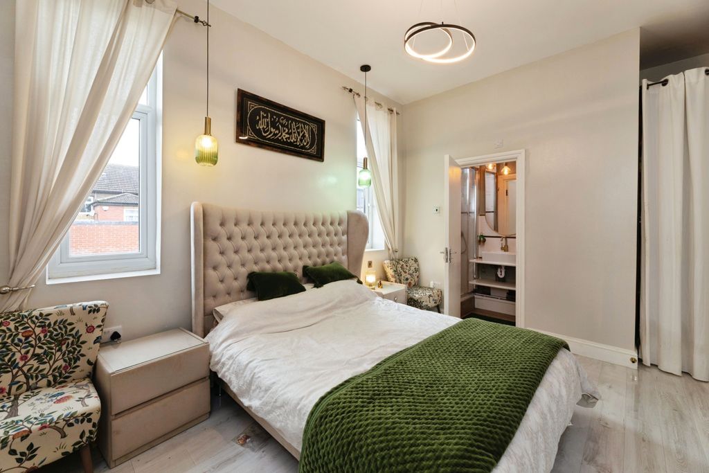 Additional image 14 of 7 bed semi-detached house for saleGrosvenor Road, Ilford IG1