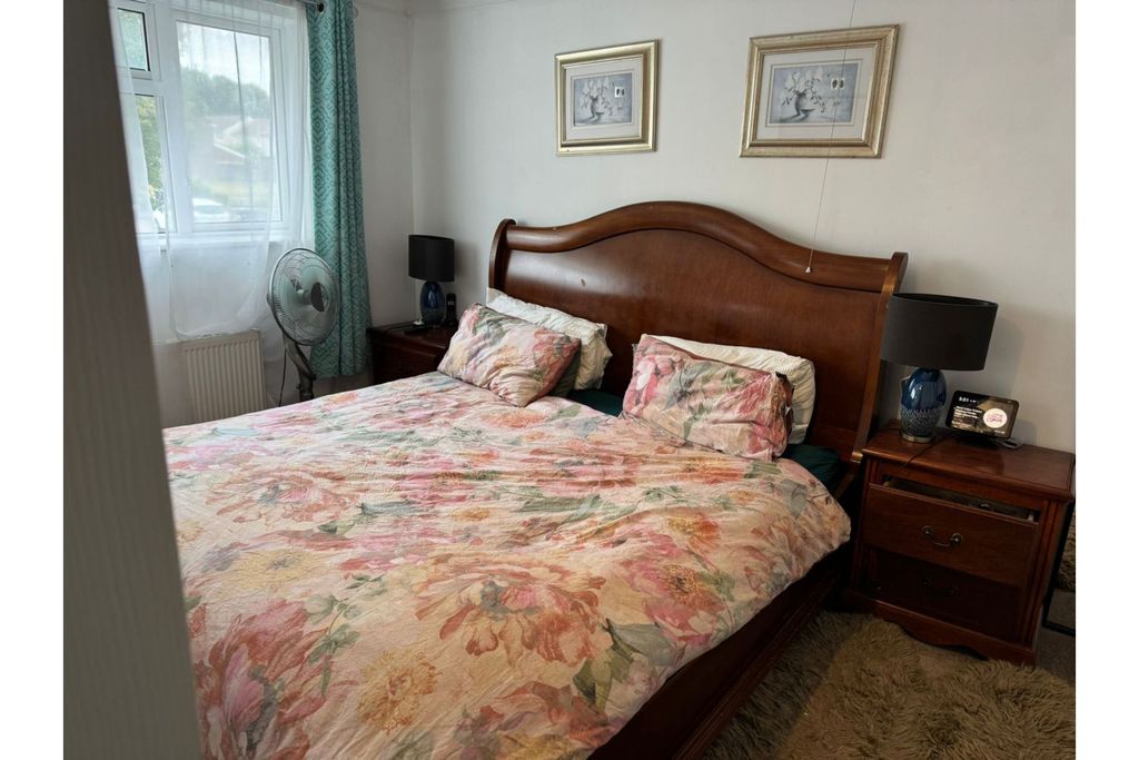 Additional image 25 of 4 bed semi-detached house for saleYork Road, Hungerford RG17