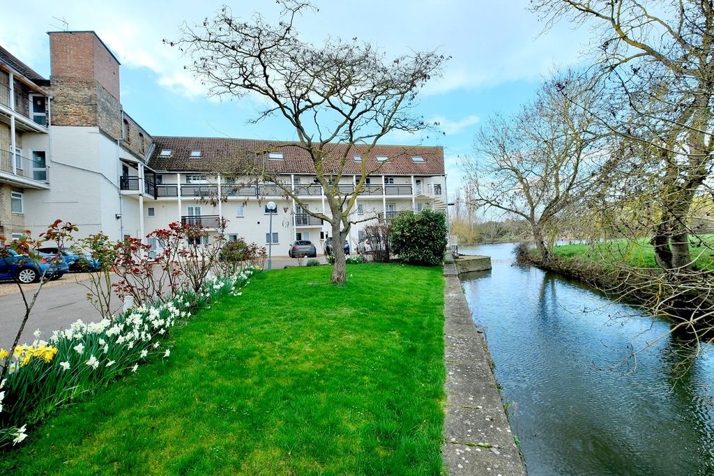 3 bed flat for saleBridge Place, Godmanchester, Huntingdon PE29