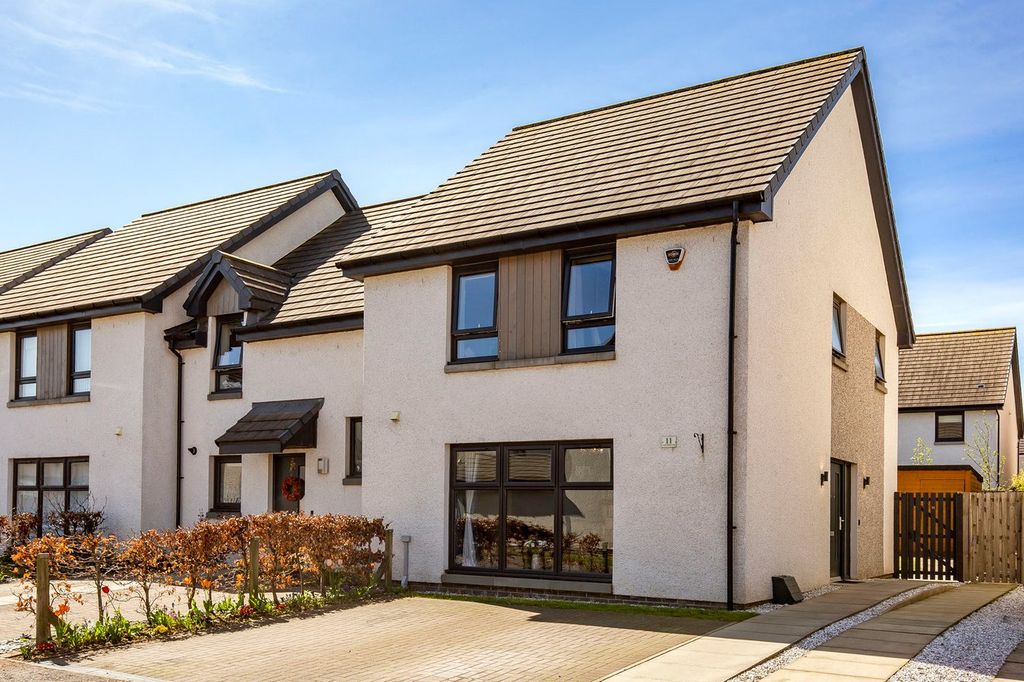3 bed terraced house for saleLatch Dubh Lane, Kinross KY13