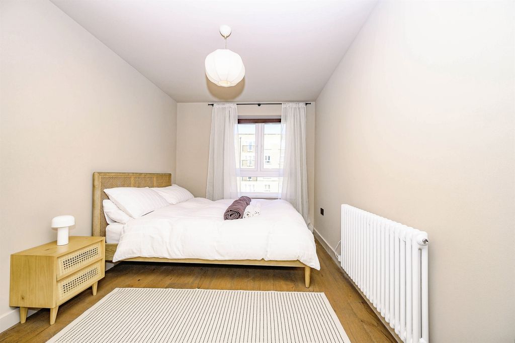 Additional image 13 of 2 bed flat for saleOvaltine Drive, Kings Langley WD4