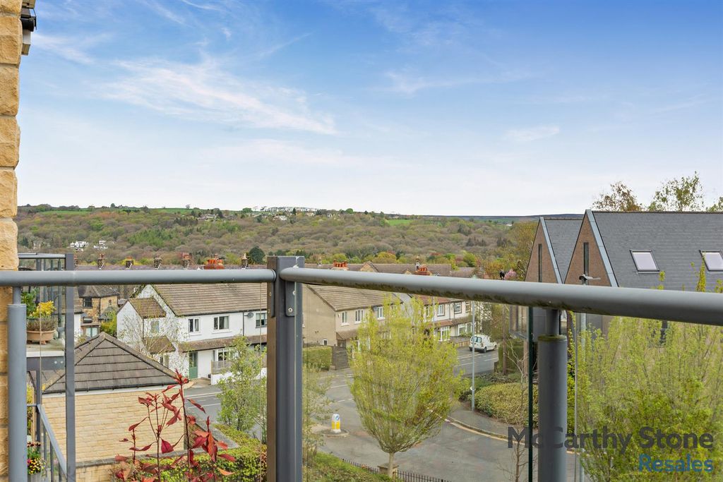 Additional image 2 of 2 bed flat for saleChesterton Court, Railway Road, Ilkley LS29