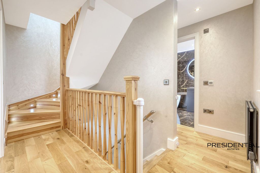 Additional image 32 of 5 bed property for saleKenwood Gardens, Gants Hill IG2
