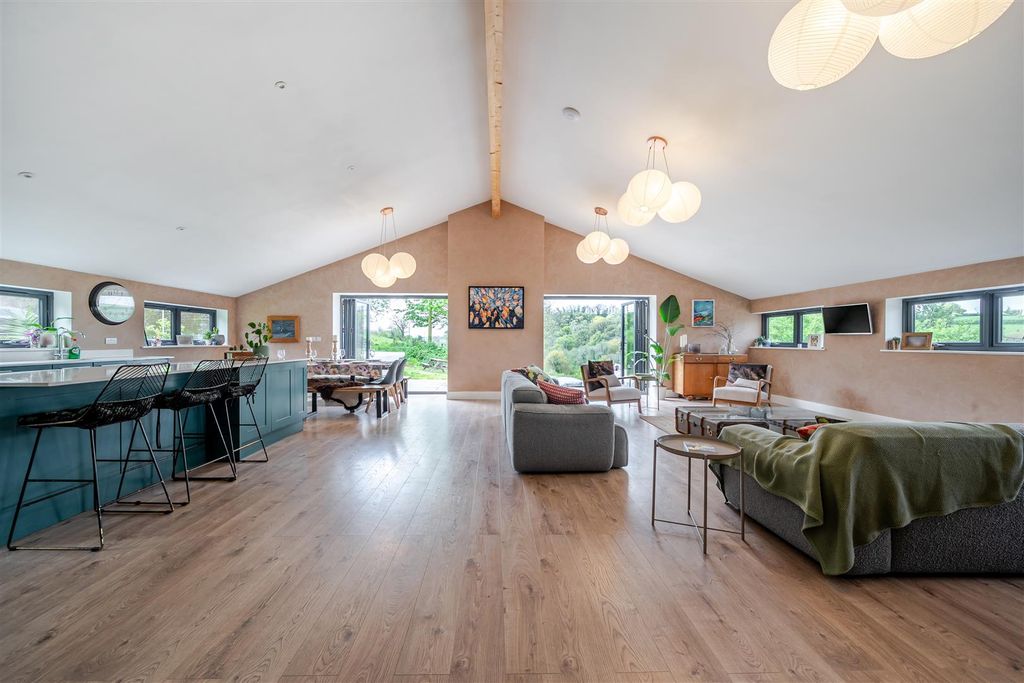 5 bed barn conversion for saleEarlscombe Barns, Bittaford PL21 photo 3