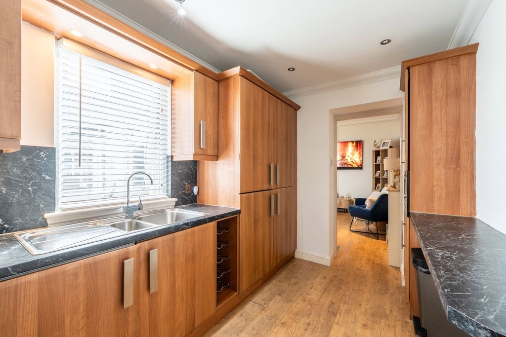Additional image 9 of 2 bed flat for saleFactory Road, Kirkcaldy KY1
