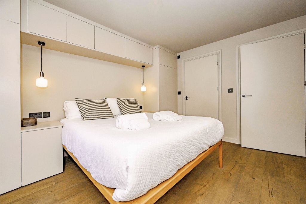 Additional image 10 of 2 bed flat for saleOvaltine Drive, Kings Langley WD4