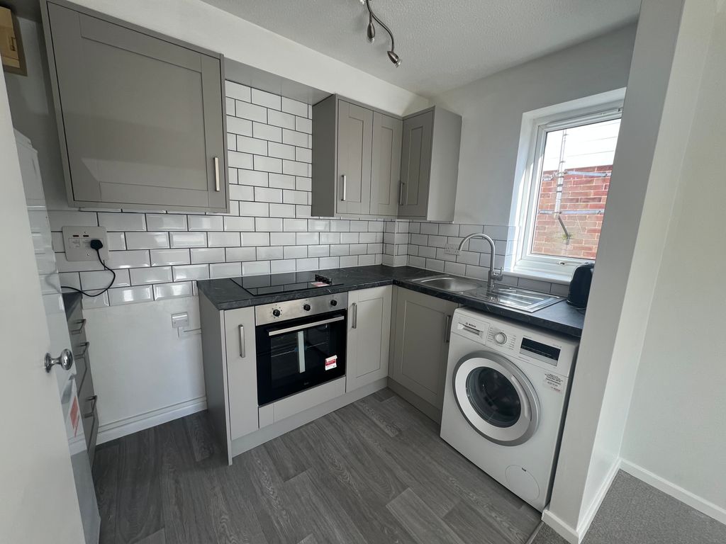 Additional image 2 of 1 bed flat for saleFirgrove Court, Hungerford RG17