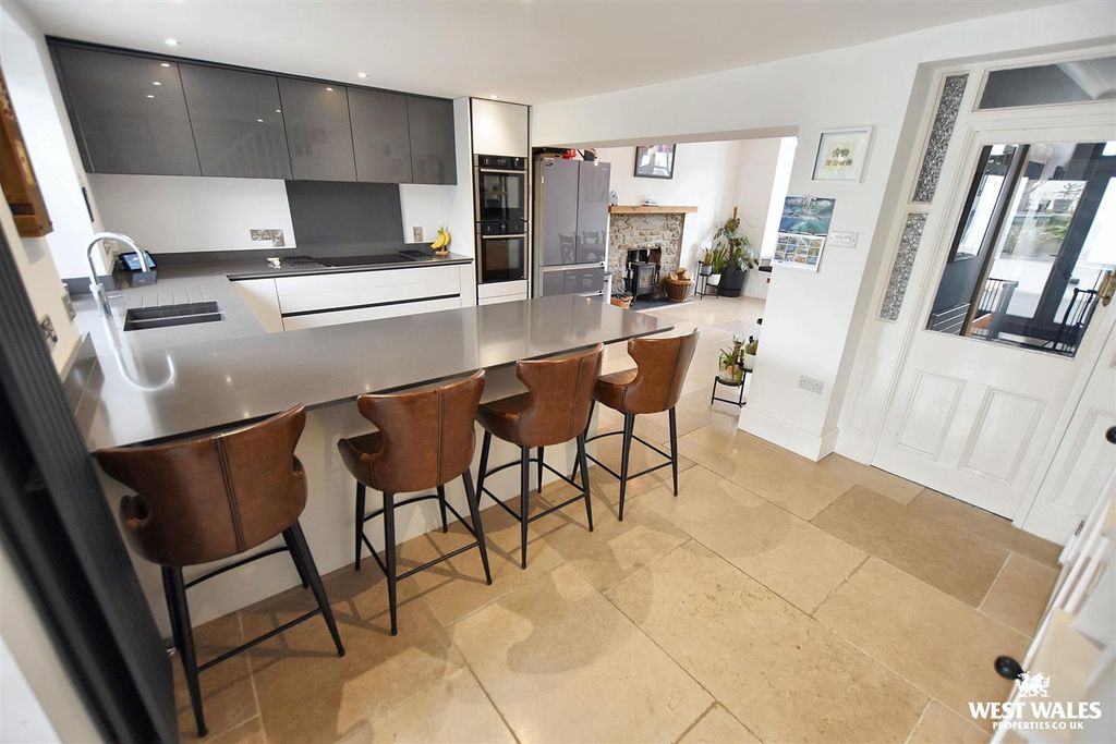 Additional image 3 of 5 bed detached house for saleCarmarthen Road, Kilgetty SA68