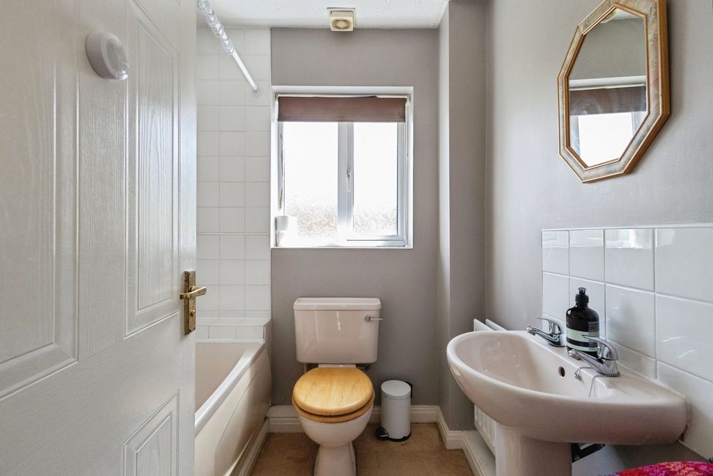 Additional image 14 of 3 bed semi-detached house for saleJames Drive, Hyde, Greater Manchester SK14