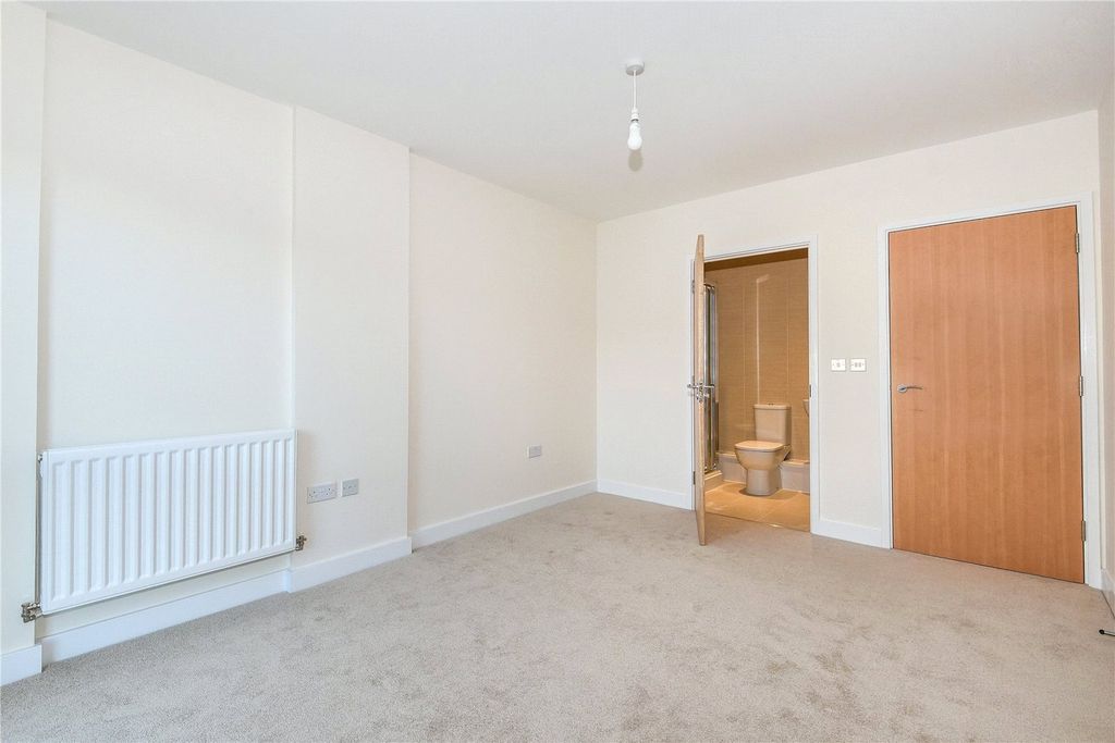 Additional image 5 of 3 bed flat for saleThe Point, Gants Hill IG2