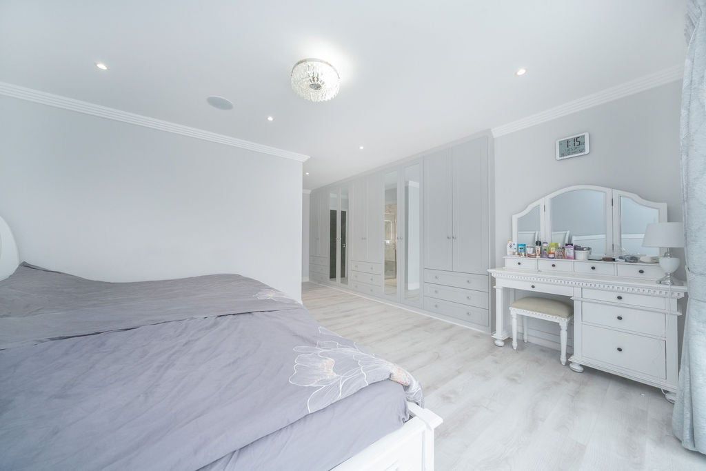 Additional image 12 of 6 bed detached house for saleNorthumberland Walk, Richings Park SL0