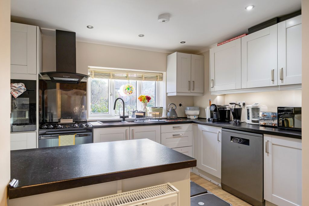 Additional image 10 of 3 bed semi-detached bungalow for salePriory Avenue, Hungerford RG17