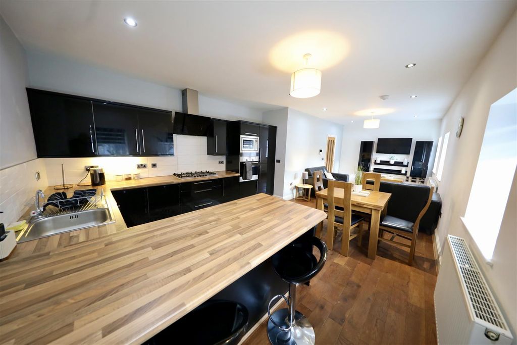 Additional image 4 of 2 bed flat for saleGeorge Street, Hull HU1