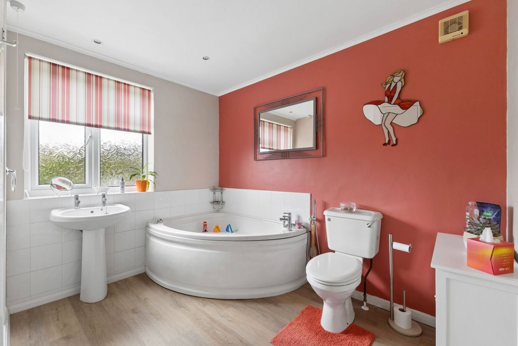 Additional image 11 of 3 bed semi-detached house for saleSarum Way, Hungerford RG17