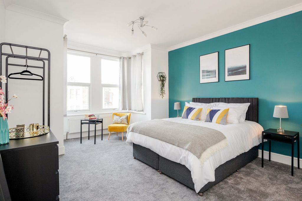 Additional image 2 of 2 bed flat for saleRedcliffe Gardens, Ilford IG1