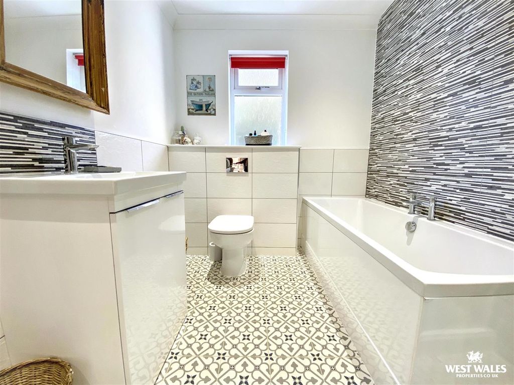 Additional image 12 of 3 bed detached bungalow for saleLlys Y Felin, Kidwelly SA17