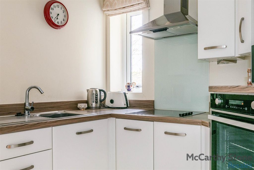 Additional image 7 of 1 bed flat for saleElm Tree Court, High Street, Huntingdon PE29
