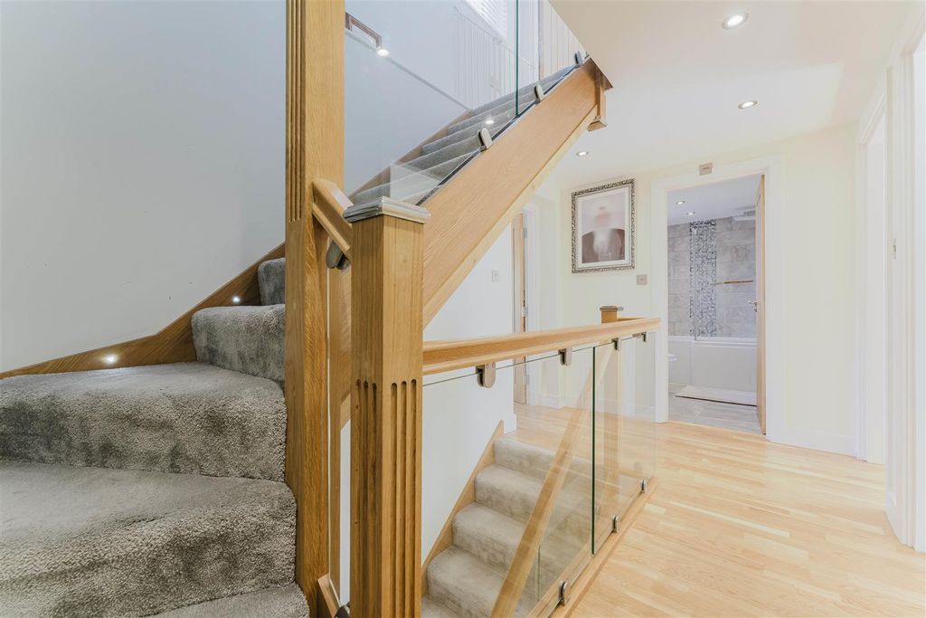 Additional image 6 of 5 bed semi-detached house for saleSt. Margarets Close, Iver SL0