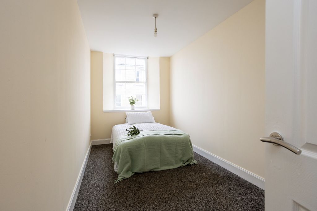 Additional image 12 of 2 bed flat for saleHigh Street, Kirkcaldy KY1