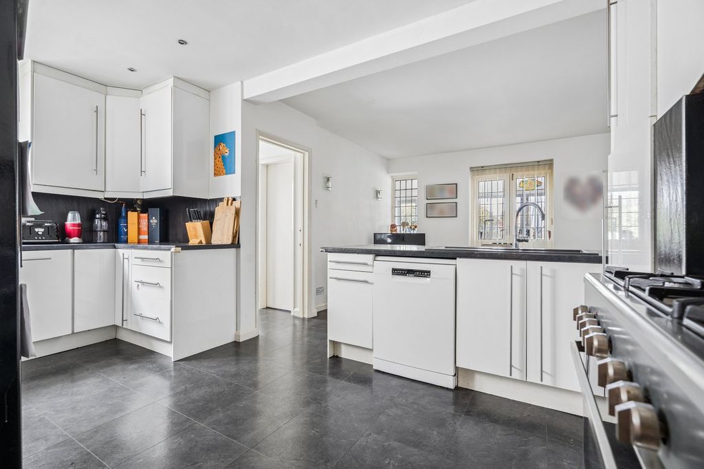 Additional image 24 of 4 bed detached house for saleWellesley Avenue, Iver SL0