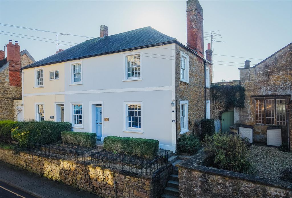 4 bed semi-detached house for saleEast Street, Ilminster TA19