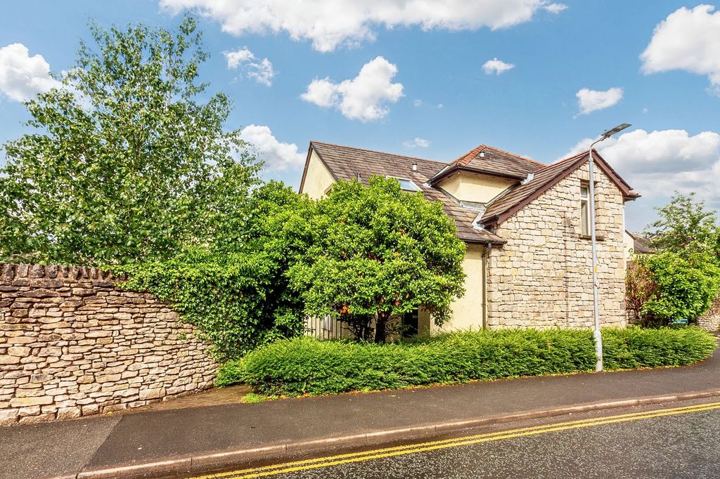 2 bed flat for sale1 Riverdale Court, Kendal LA9