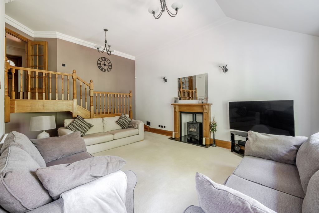 4 bed detached house for saleHermitage Road, Kenley CR8