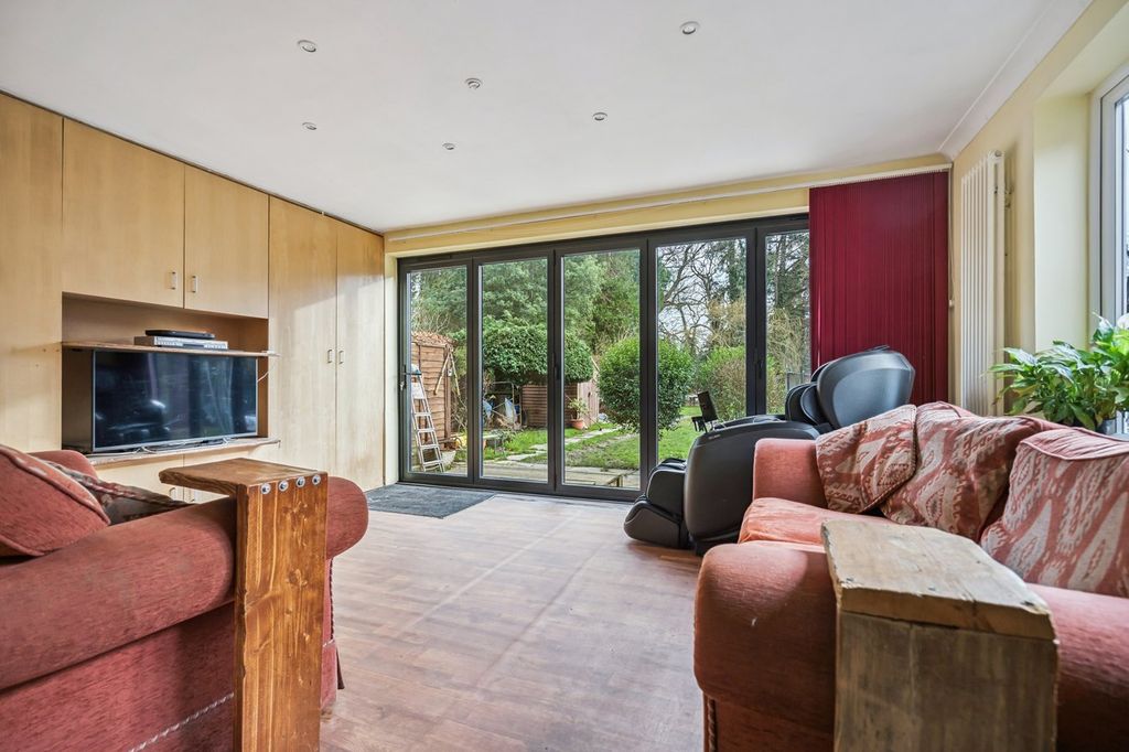 Additional image 3 of 5 bed detached house for saleWood Lane Close, Iver SL0