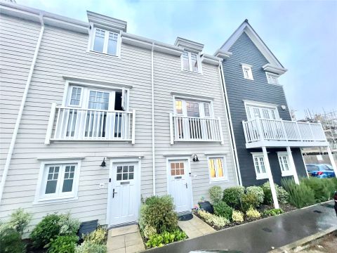Sunapee Road, Reading, Berkshire RG2
