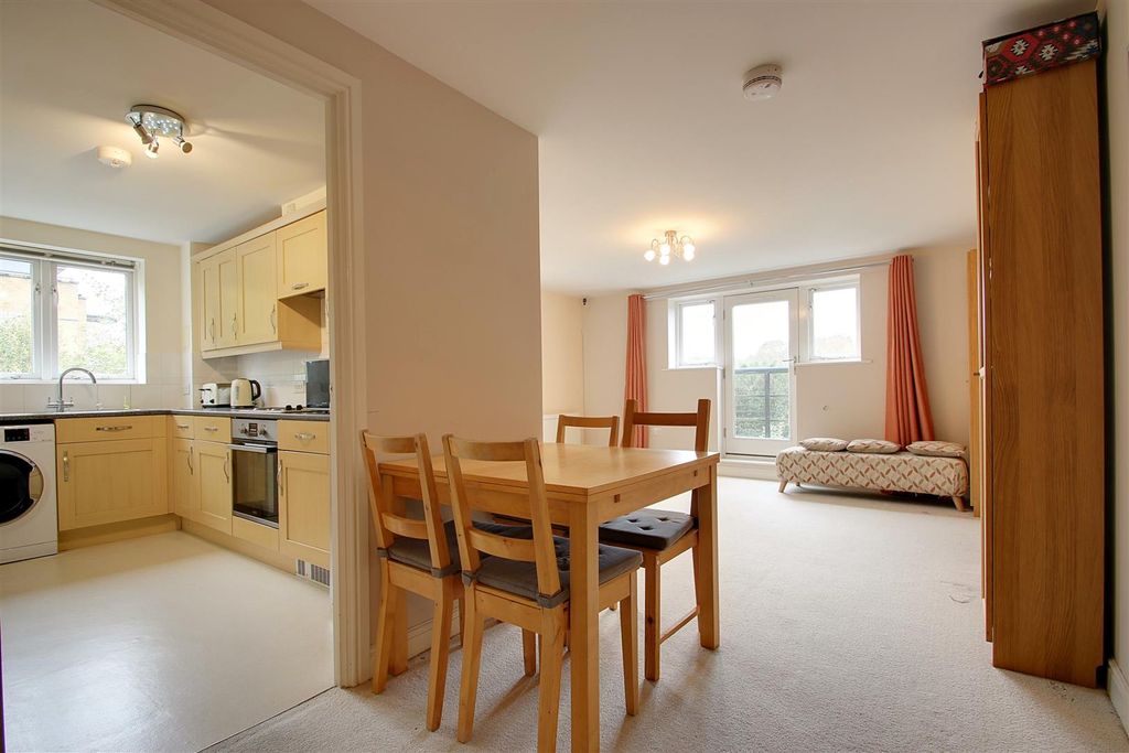 Additional image 5 of 2 bed flat for saleOvaltine Court, Kings Langley WD4