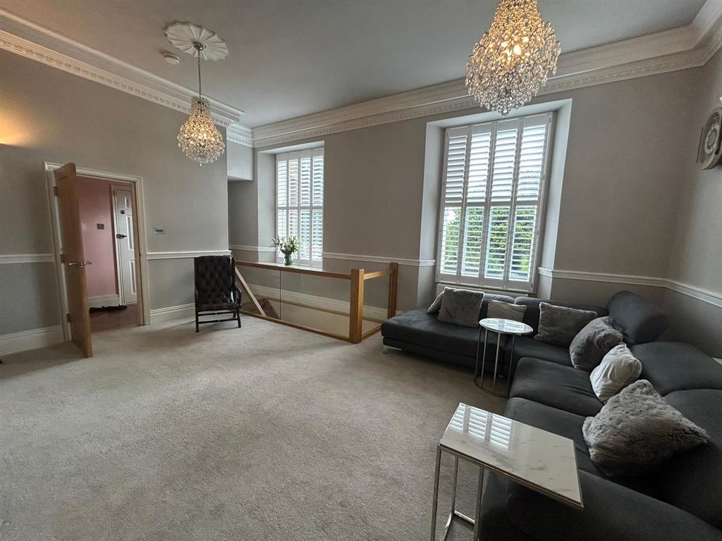 Additional image 3 of 2 bed flat for saleMottram Road, Broadbottom, Hyde SK14
