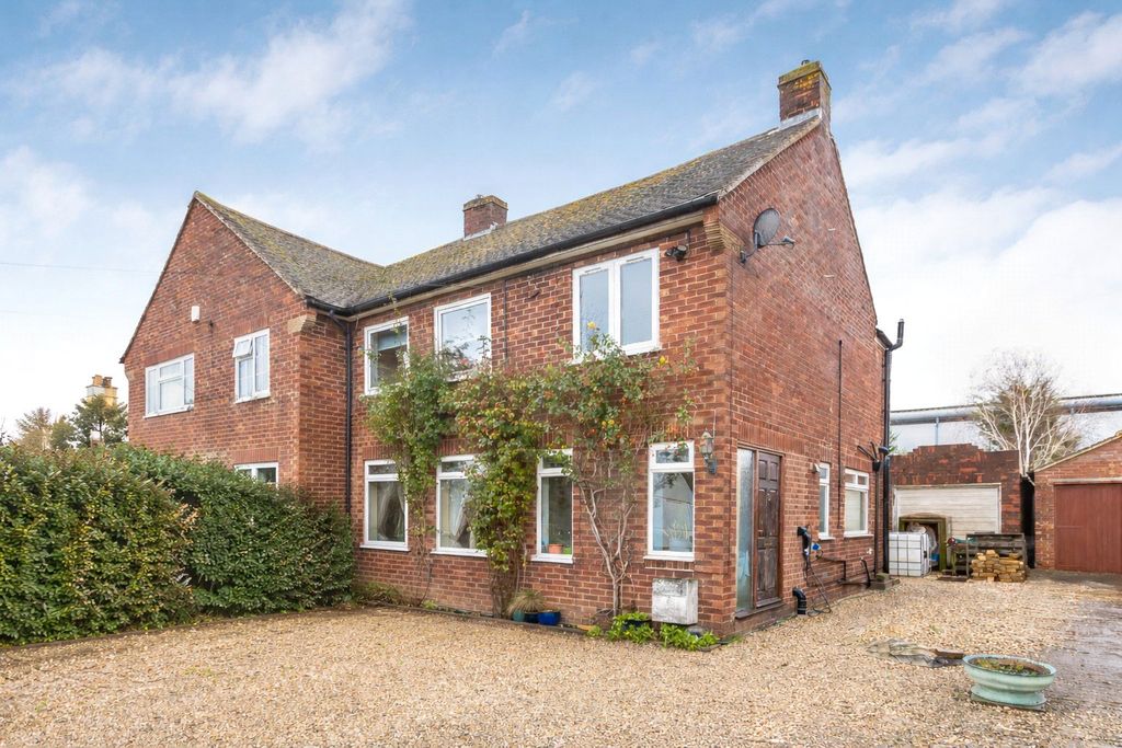 3 bed semi-detached house for saleOxford Road, Kidlington OX5