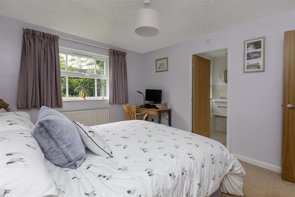 Additional image 34 of 5 bed detached house for saleWhitebeam Park, Birkby, Huddersfield HD2