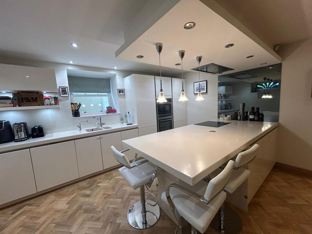 Additional image 22 of 2 bed flat for saleMottram Road, Broadbottom, Hyde SK14
