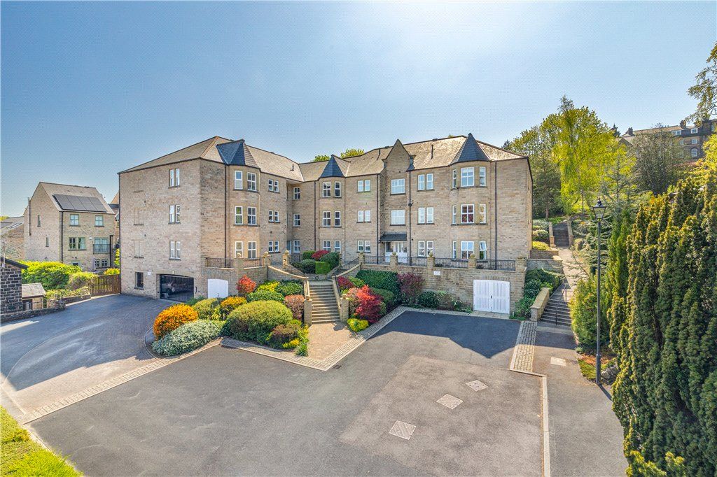2 bed flat for saleHeather Court, Ilkley, West Yorkshire LS29