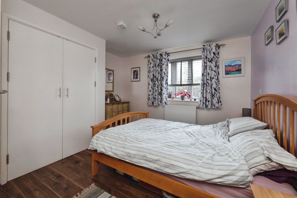 Additional image 13 of 2 bed flat for saleNew Mossford Way, Ilford IG6