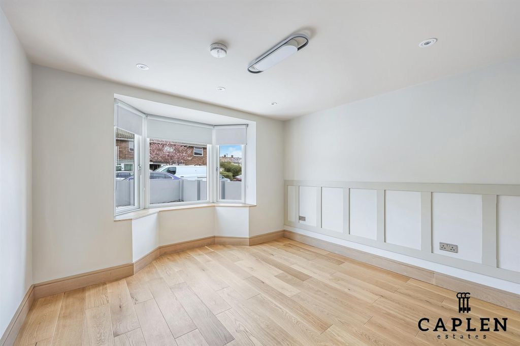 Additional image 10 of 2 bed flat for saleNew North Road, Ilford IG6