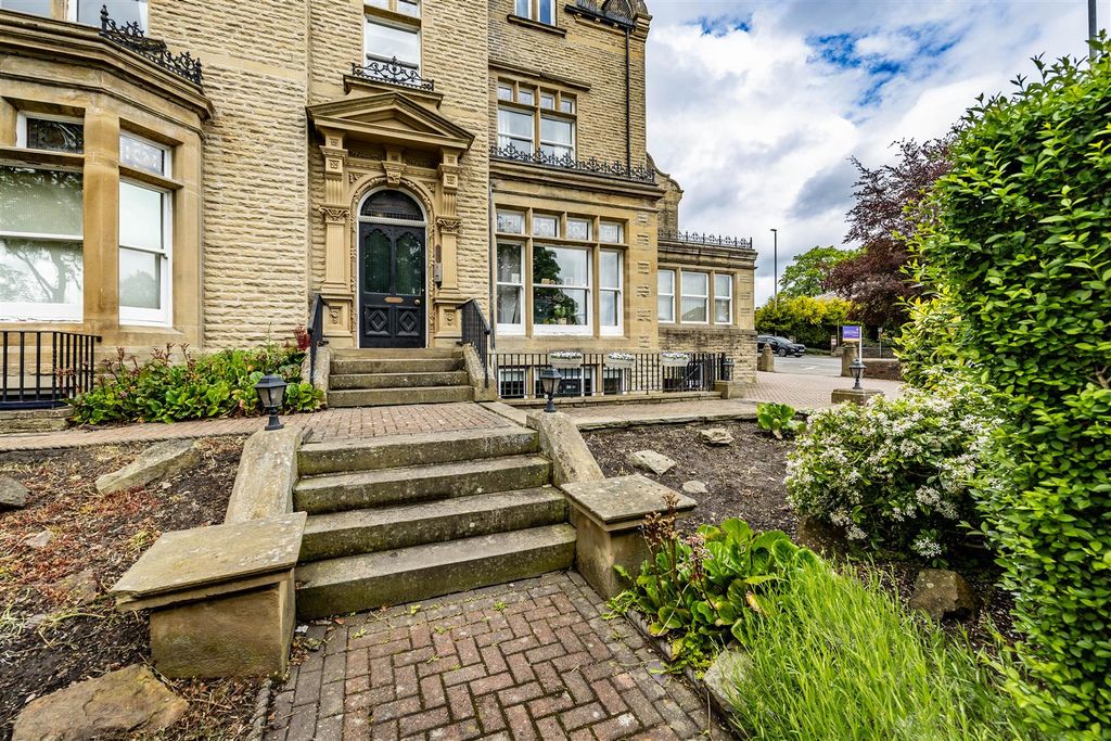Additional image 22 of 2 bed flat for salePark Drive, Huddersfield HD1