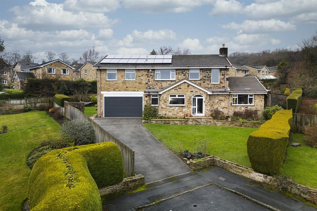 5 bed detached house for saleThe Ghyll, Fixby, Huddersfield HD2