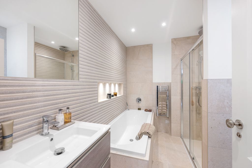 Additional image 8 of 3 bed flat for saleShalford Lodge, Kingston Hill, Kingston Upon Thames KT2