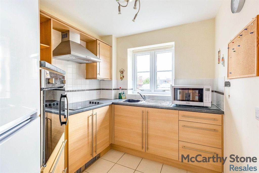 Additional image 9 of 1 bed flat for saleTresham Close, St. Marys Road, Kettering, Northamptonshire NN15