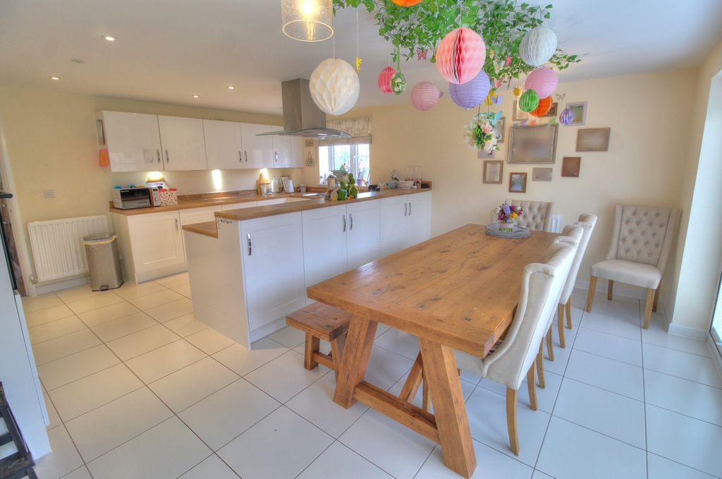 Additional image 4 of 5 bed detached house for saleVanneck Close, Kidderminster DY11