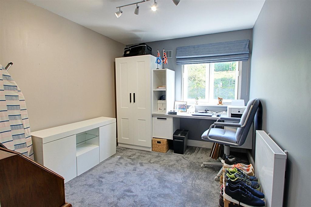 Additional image 11 of 2 bed flat for saleLakeview, Railway Terrace, Kings Langley WD4
